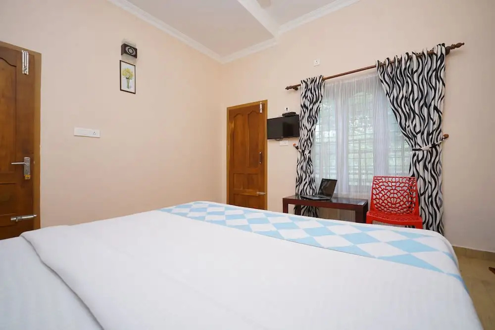 OYO 23359 Home Elegant 2BHK Munnaar Bypass