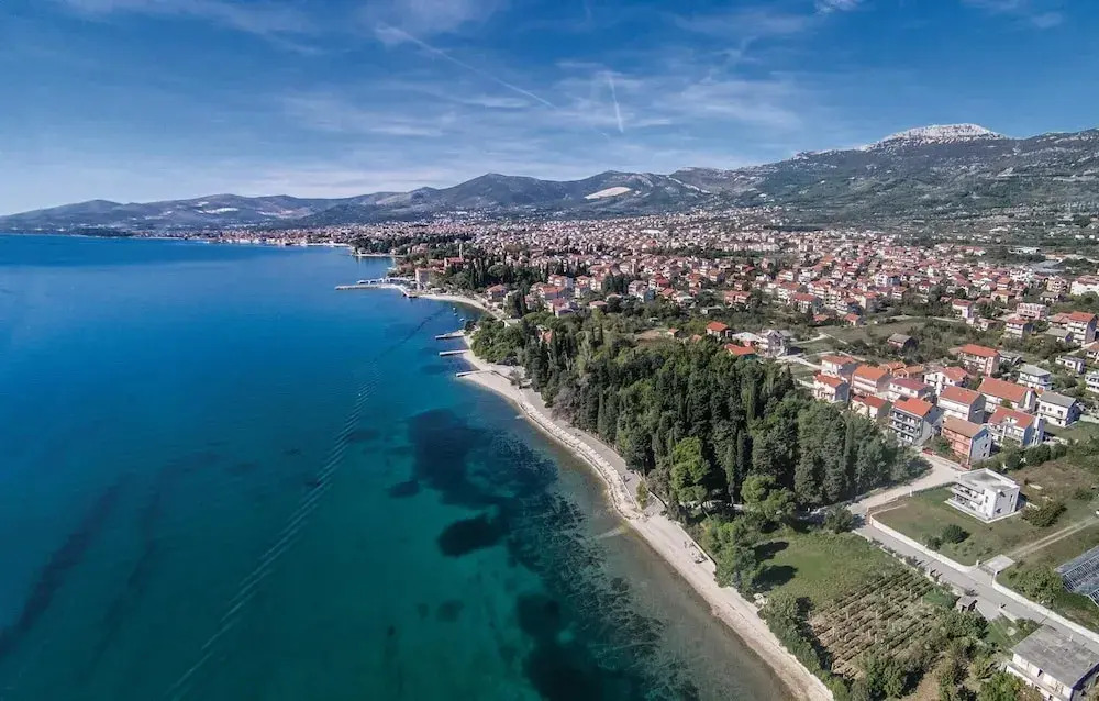 Awesome Home in Kastel Luksic With Sauna, Wifi and 6 Bedrooms