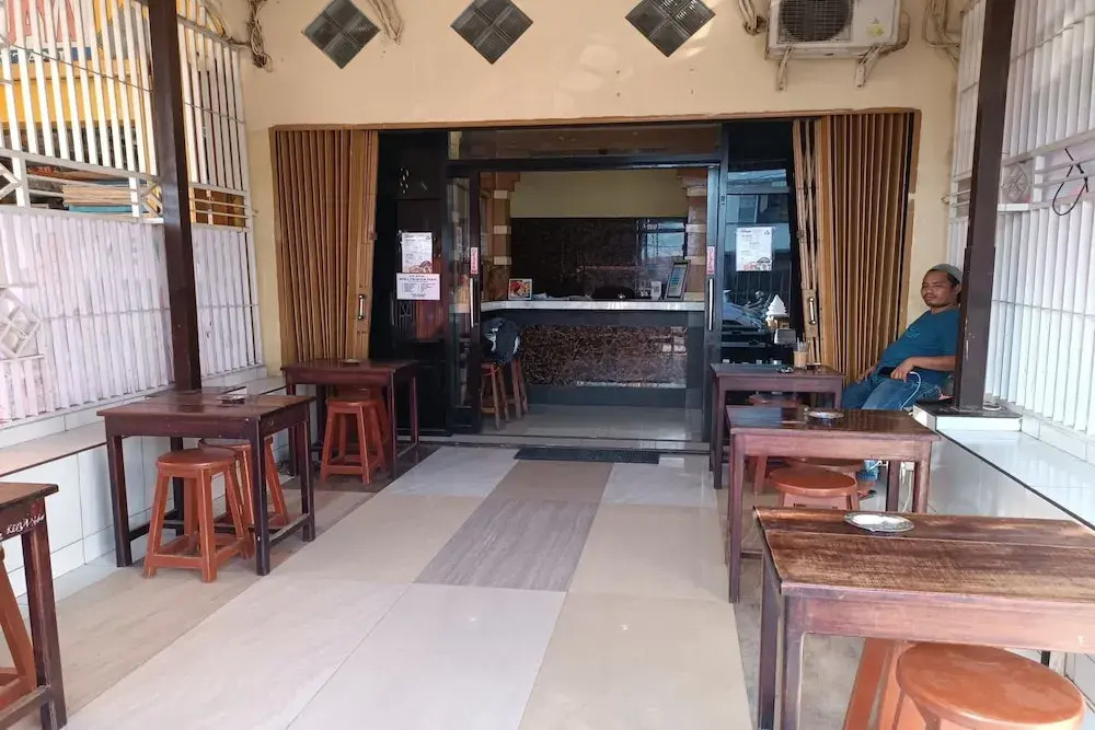 OYO 93479 Hotel Jaguar Sentani