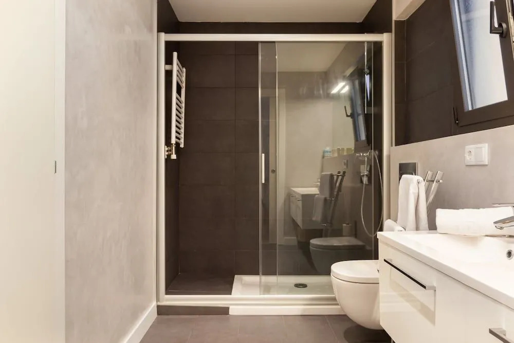 Akira Flats Urgell Apartment