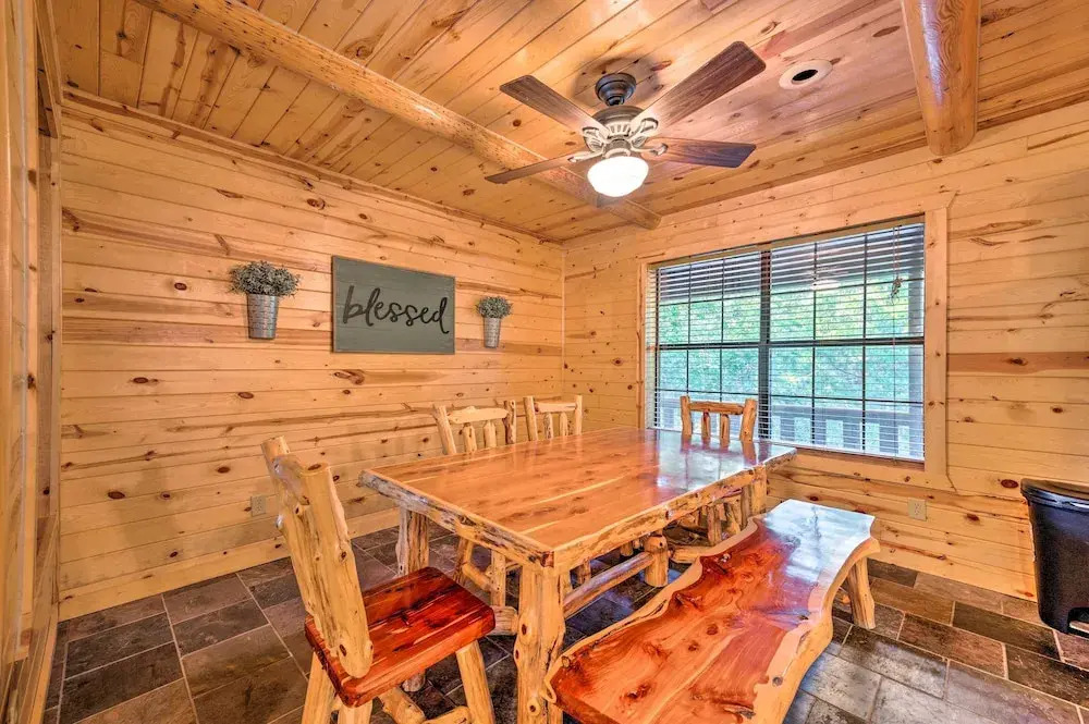 Broken Bow Retreat on 2 Acres w/ Hot Tub & Deck!