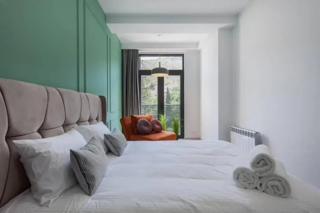 Luxury Meets Convenience - 2 bdrm @ City Center