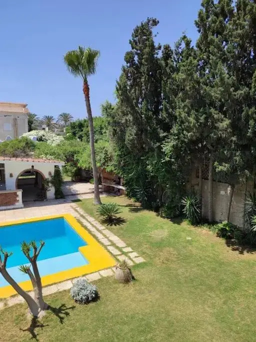 Lovely spacious five bedroom villa with a pool