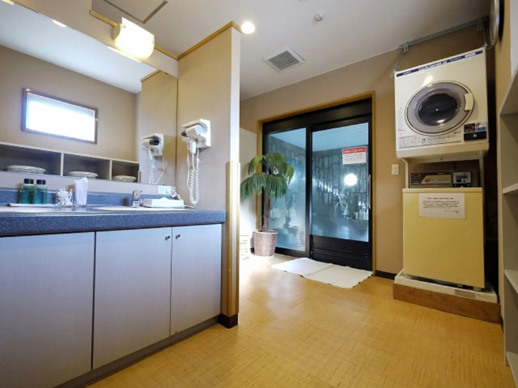 Hotel Route-Inn Shin-Shirakawa Eki Higashi