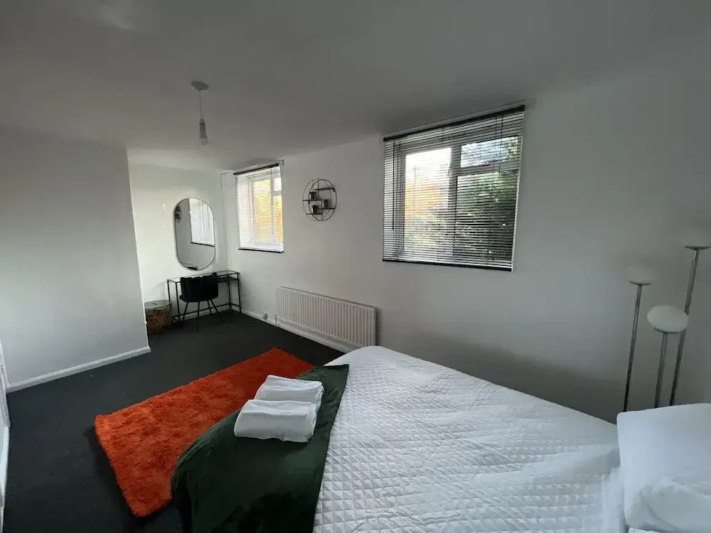 a two Bedroom Cosy Hideaway Based in Greenwich