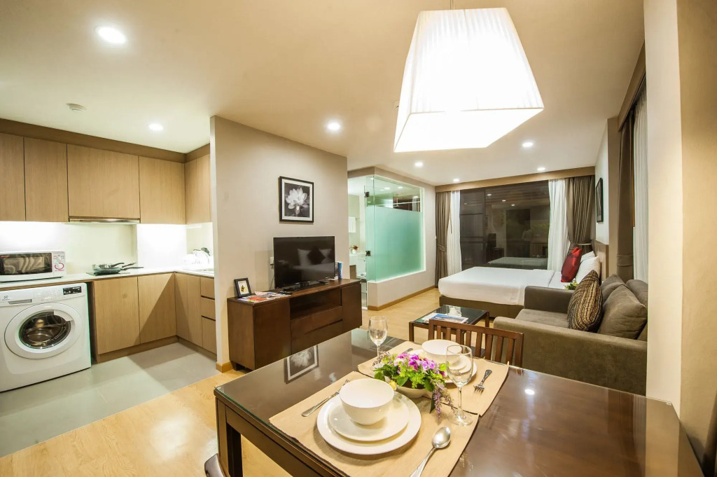 Burgundy Residence 304