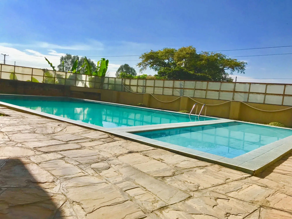 Milimani Executive Suites Pool, GYM, Secure Parking Near Golf Club