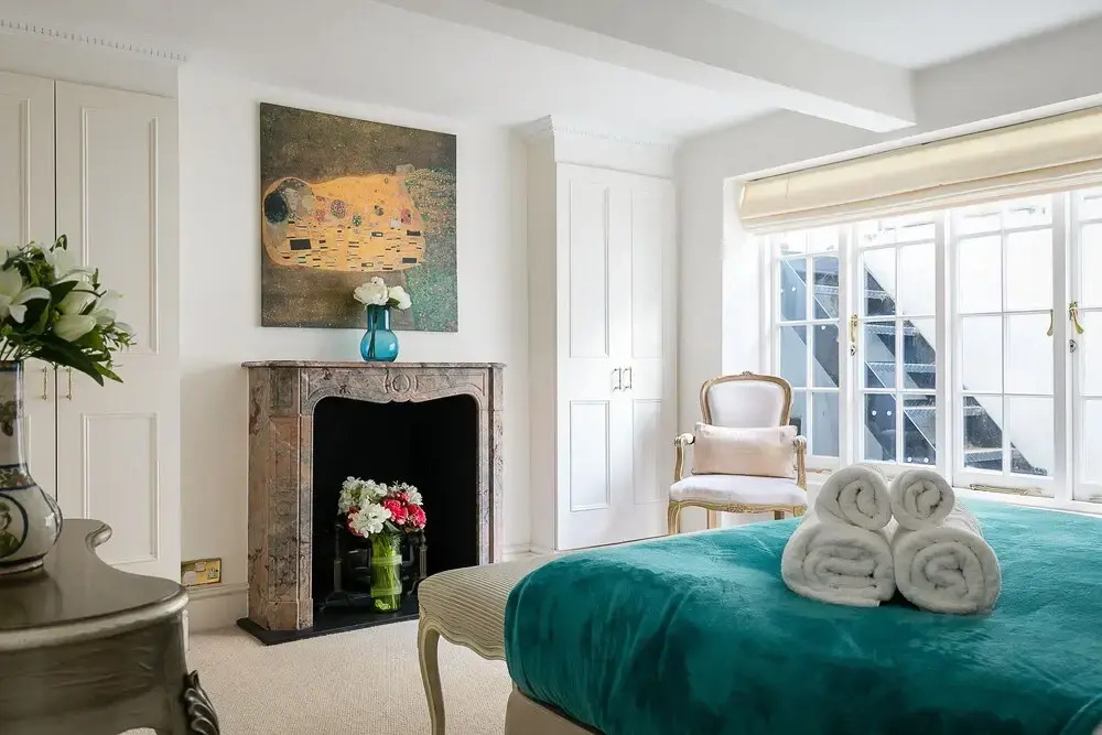 4-bedroom Townhouse in Knightsbridge Village