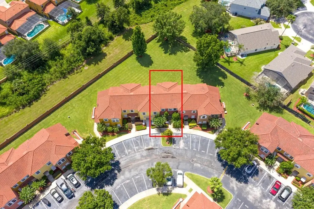 952lb 3 Bedroom Townhouse