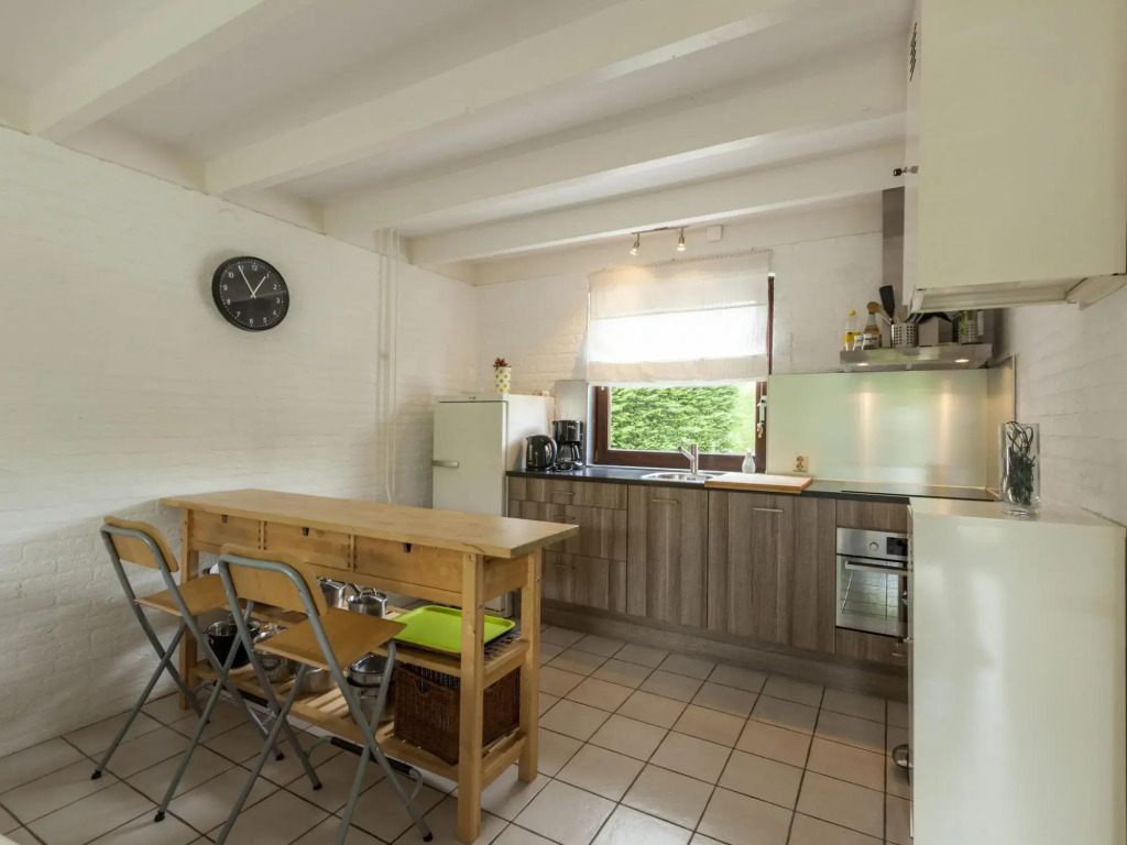 Lovely holiday home in Wolphaartsdijk close to the lake