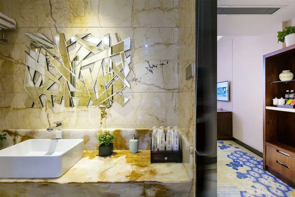 Jinchen Hotel (Hangzhou Huanglong Sports Center)