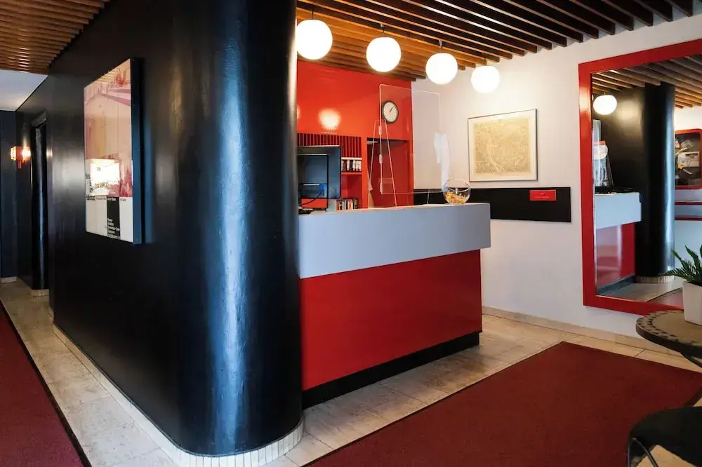 Hotel Meran Hallenbad & Sauna