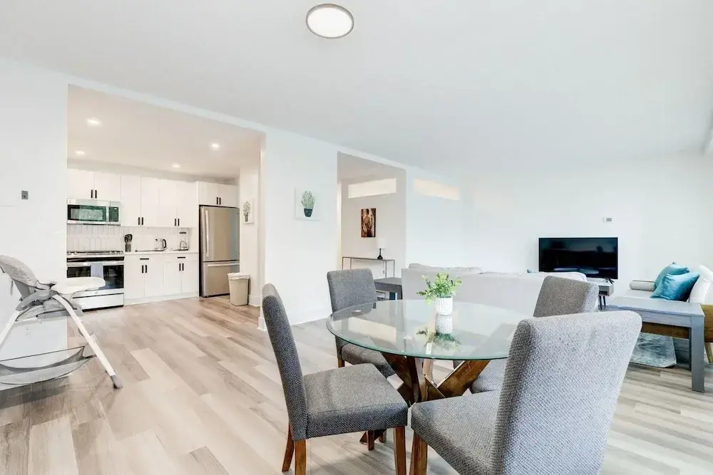 Arlington Modern Comfort Meets City Life