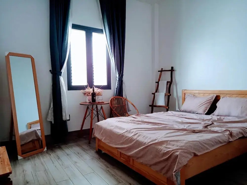 Adora Central Park hostel with rooftop and floating market tour