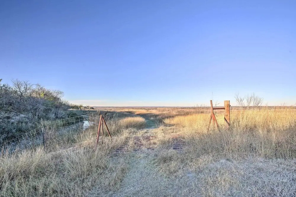 Hill Country Retreat! Castroville Cottage w/ Views