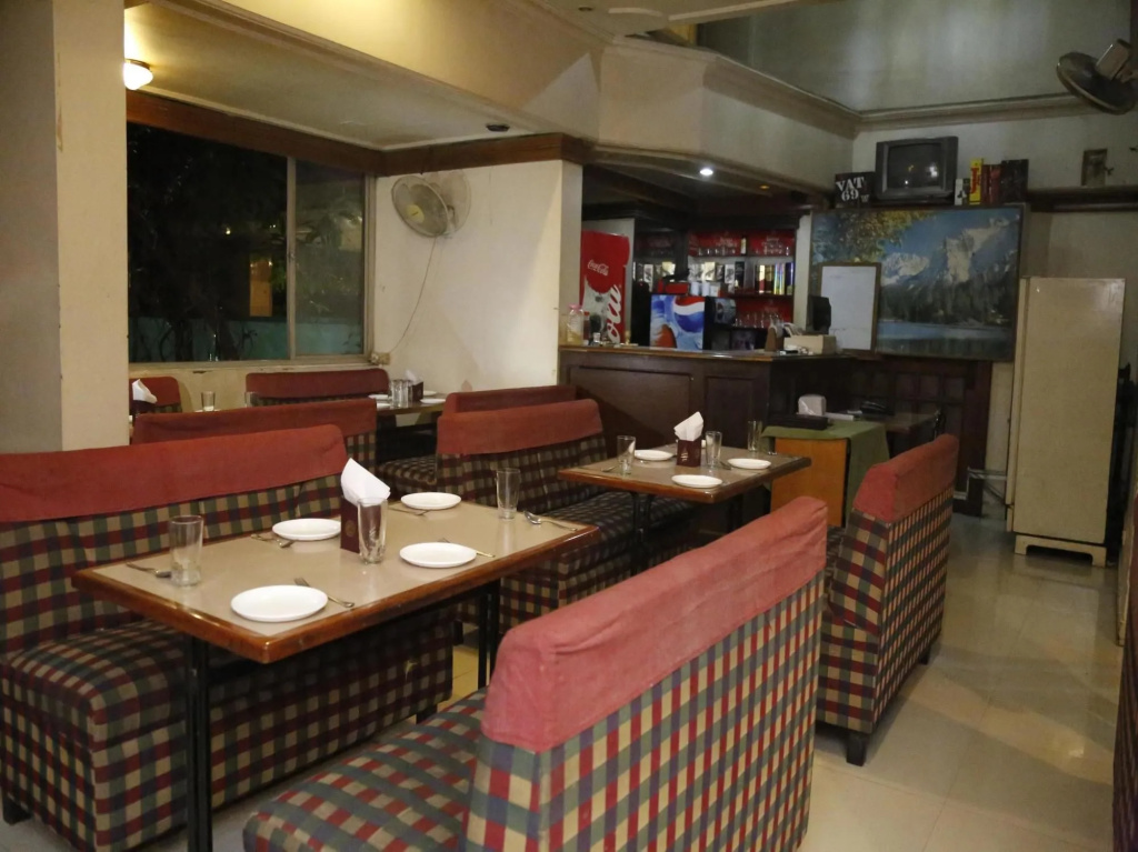 OYO 2726 Hotel Elegant