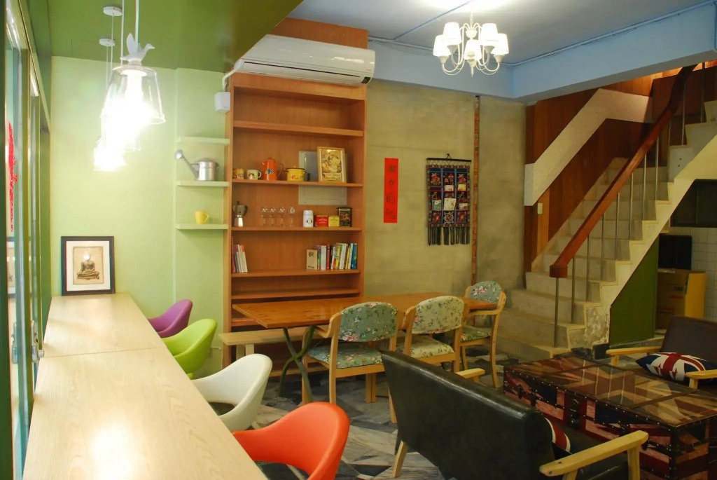 Snail Hostel