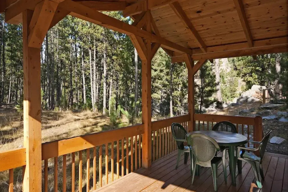Rock Crest Lodge & Cabins