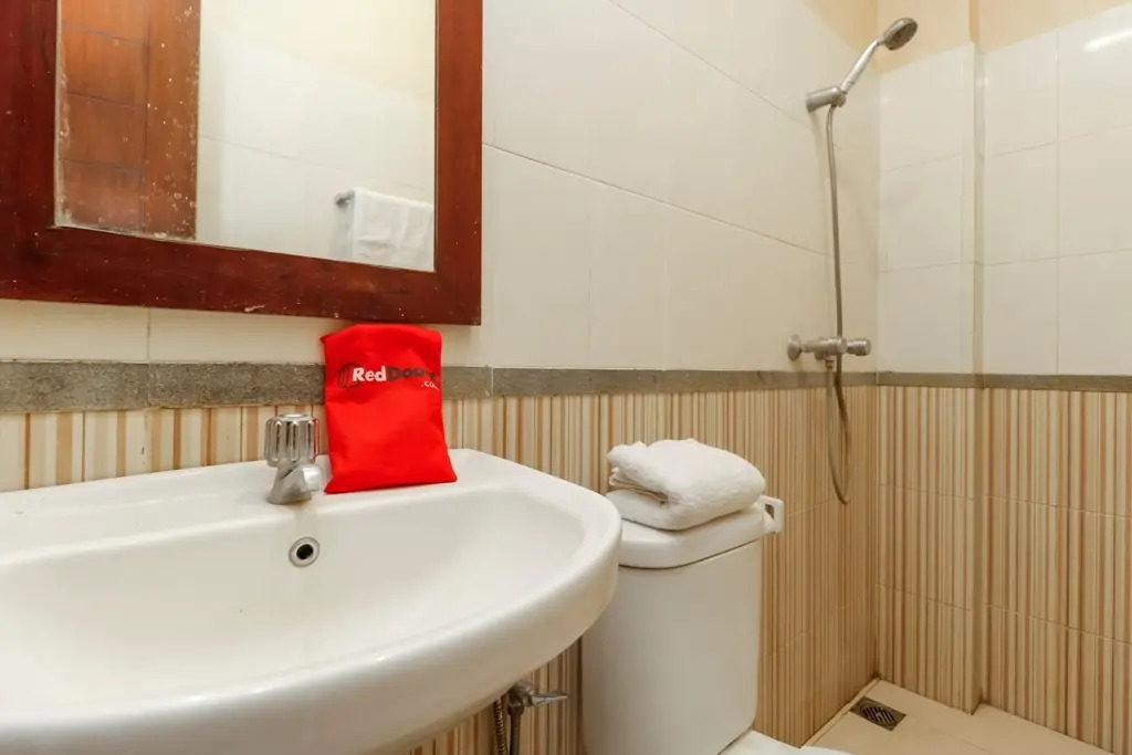 RedDoorz near Stadion Manahan Solo