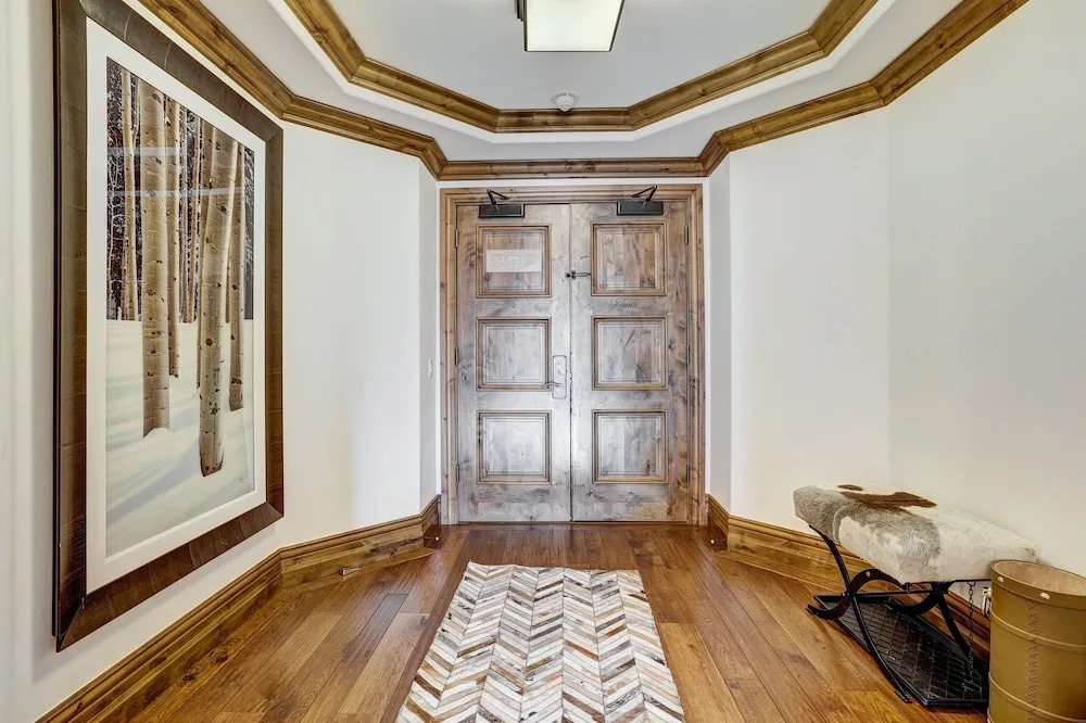 Arrabelle Luxury 4 BR Condo- Close To The Mountain by RedAwning - Save 20% on 7+ Nights!