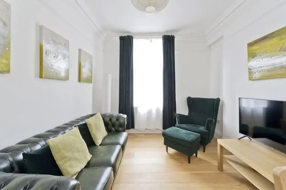 2 BDR plus Spacious Lounge Executive Delightful Apartments at Desirable Locations in Kensington and Chelsea by Ricky & Giustina Collection - W8 SW3 SW5 SW7 SW10 - Fully equipped and perfect for long stays