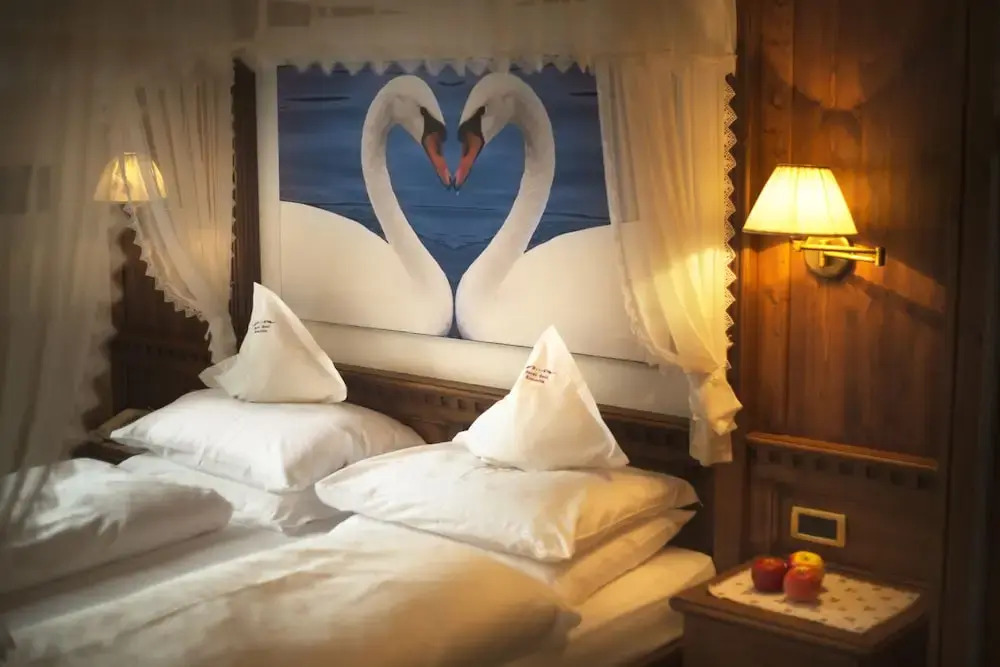 Hotel Garni Concordia - Dolomites Home
