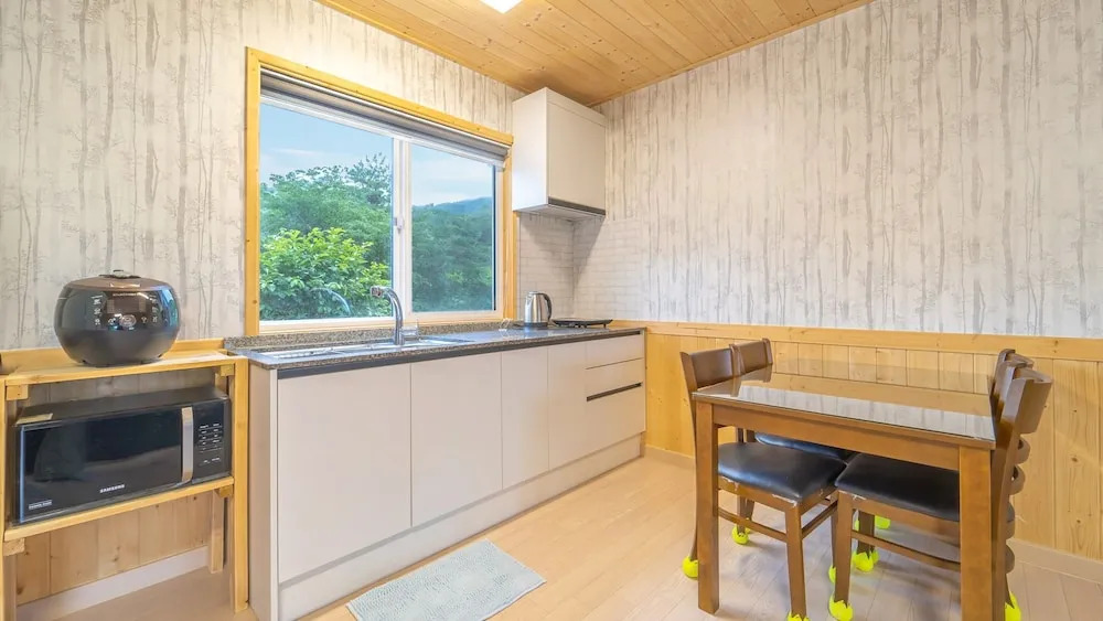 Samcheok Elroi Pension