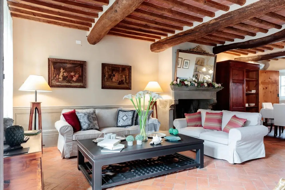 Villa Brunetta, Discover your Modern but Traditional Villa in Lucca