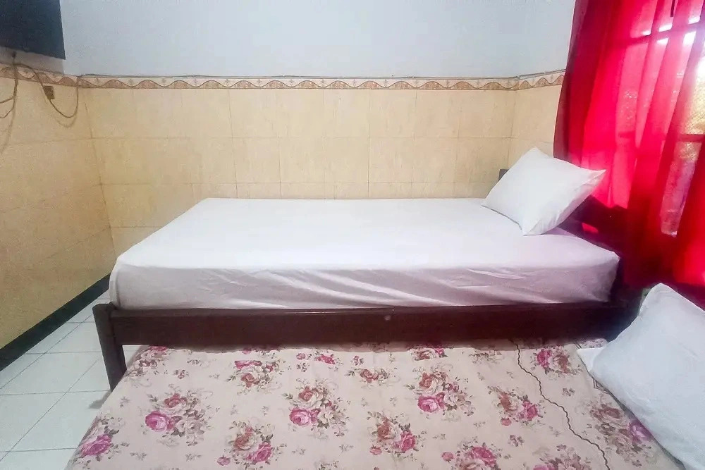 Astri Homestay Carkranegara Mataram Mitra RedDoorz