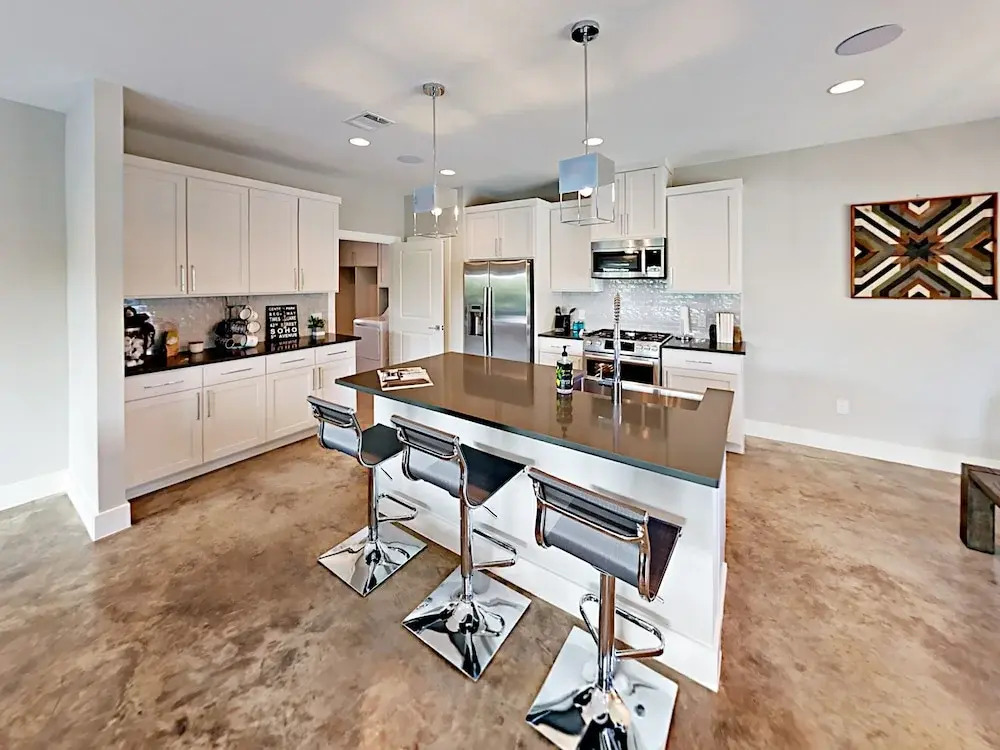 Kulhman Home 3 Bedrooms 2.5 Bathrooms Home