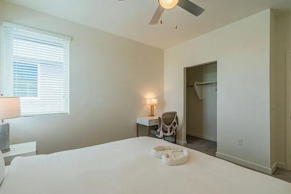 The Lotus Serene Stay with Pool-Gym-EV