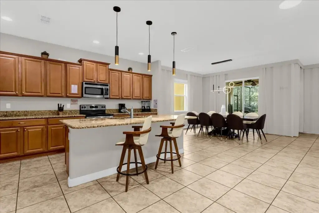 6 Bedrooms 5 Bathrooms Paradise Palms 8956 Sp