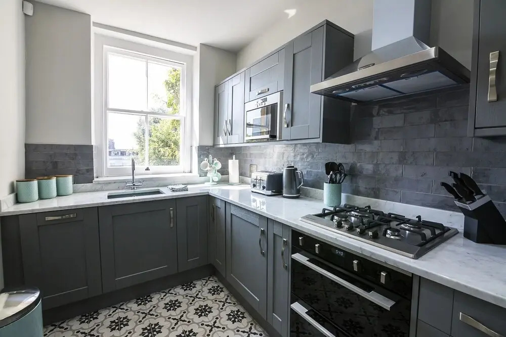 Stylish York Gardens Apartment