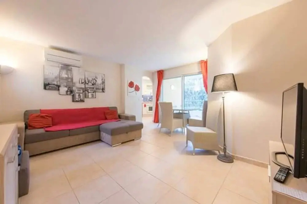 Apartment With one Bedroom in Saint-raphaël, With Enclosed Garden - 10