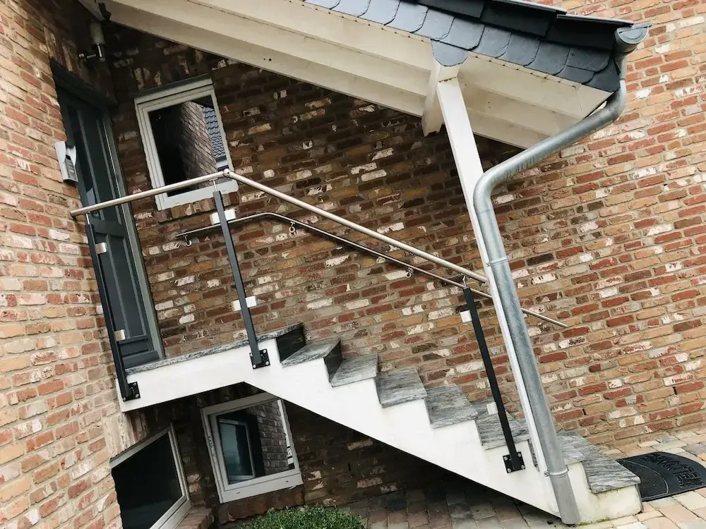 Damm Apartments