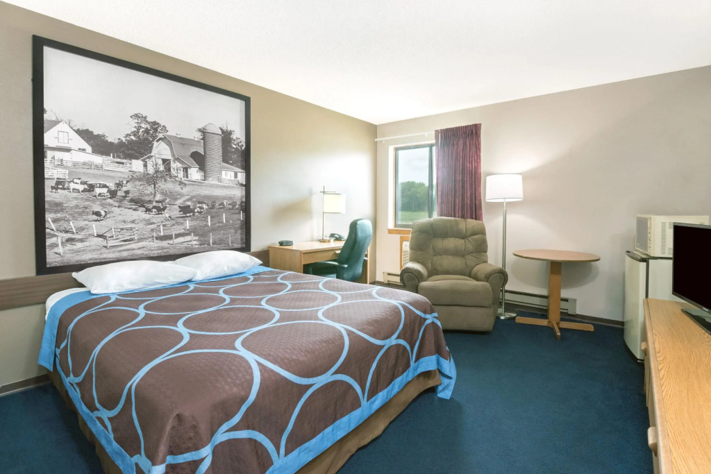 Super 8 by Wyndham Milbank SD