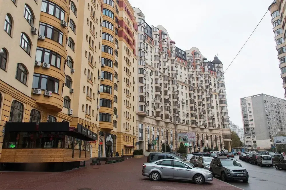 Апартаменты в Киеве, ул. Златоустовская, 50-1