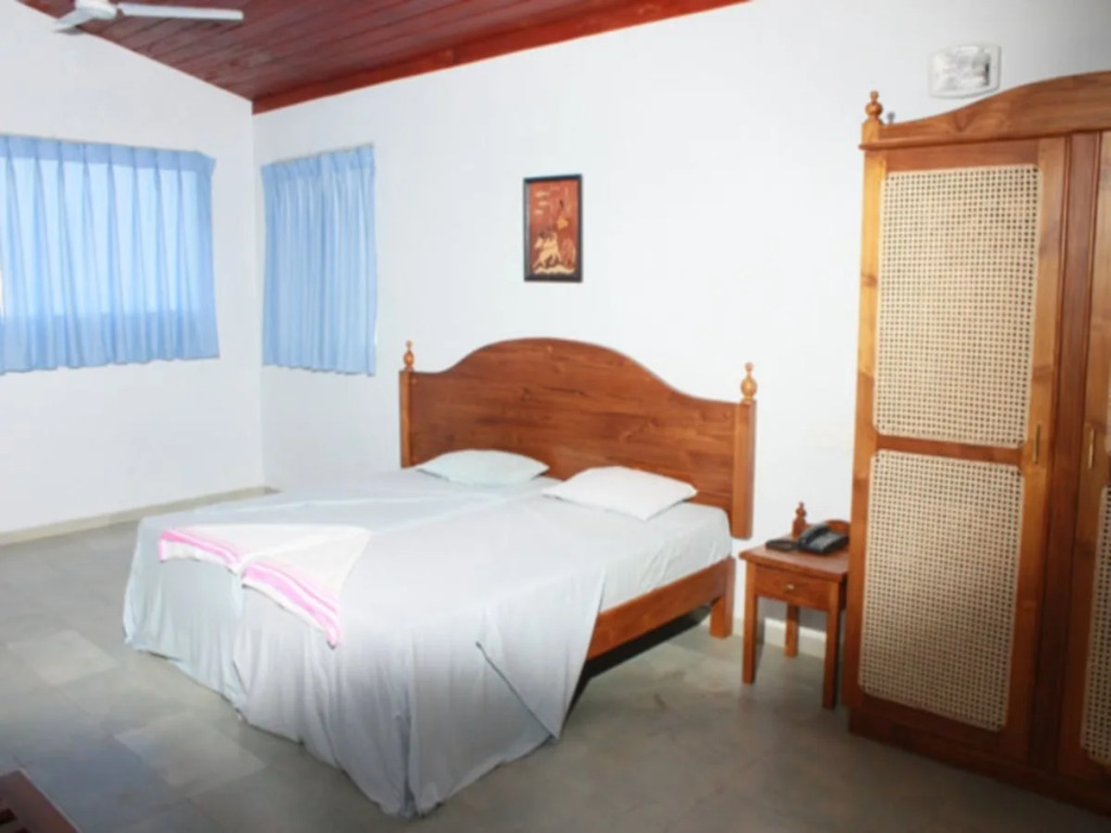 Roy Villa Beach Hotel