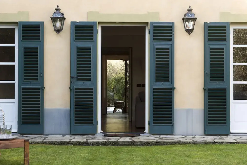 Villa con piscina tra gli ulivi di Rapallo