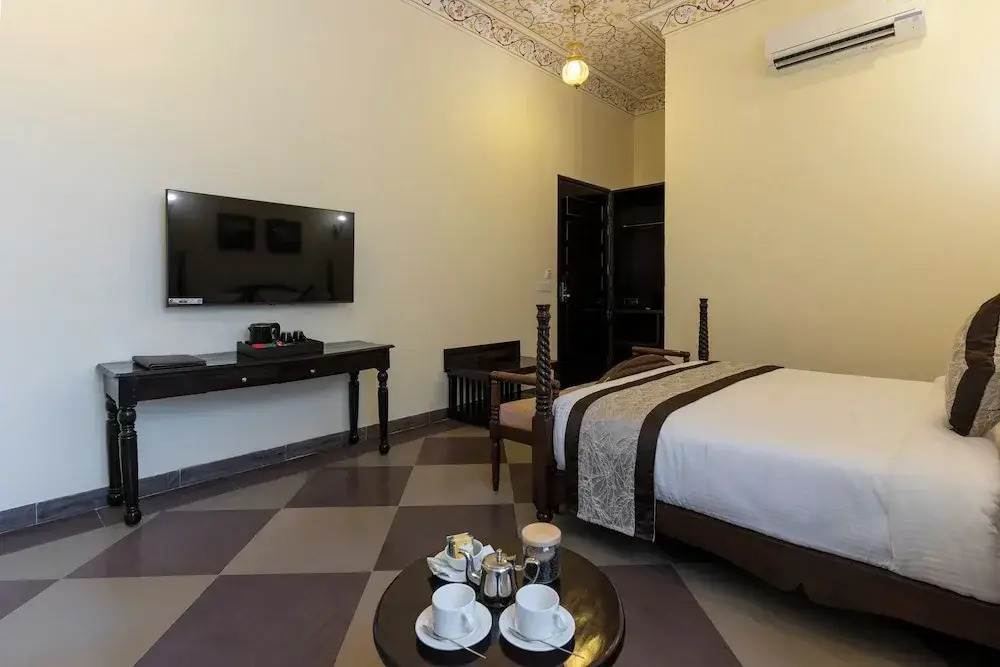 Kesarbagh Palace