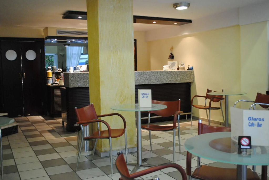 Glaros Hotel