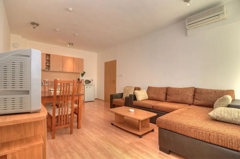 Oasis Suites Apartments and Studios