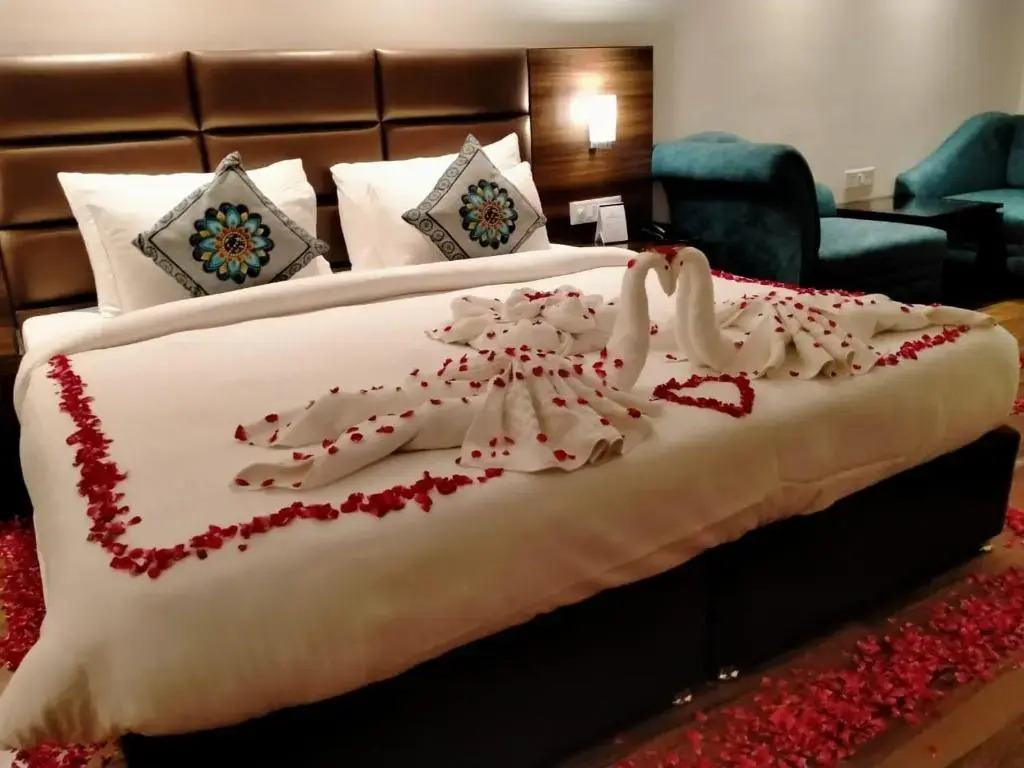 THE DOWNTOWN