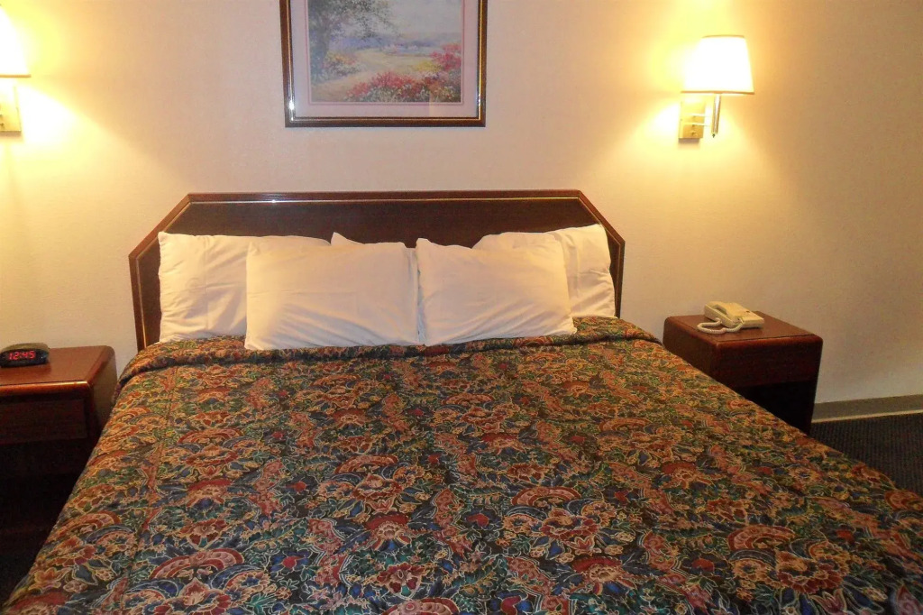 Luxury Inn & Suites