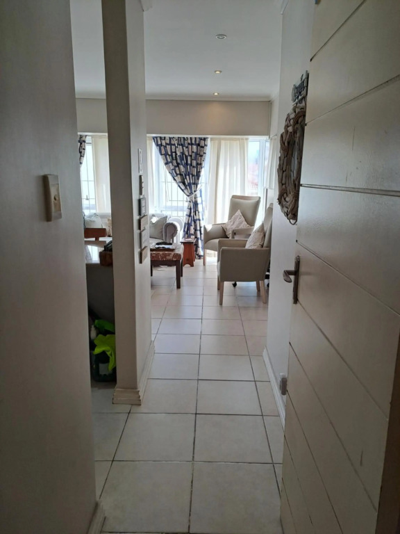 Lovely 2 bedroom self-catering apartment located 1 min from the beach