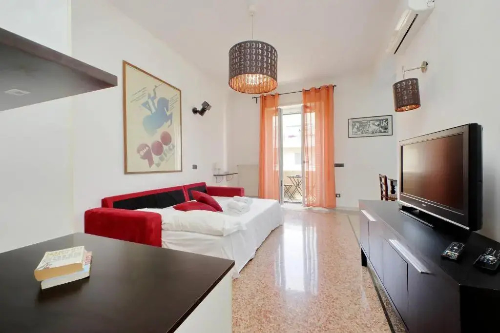 Silvanos Home In Rome