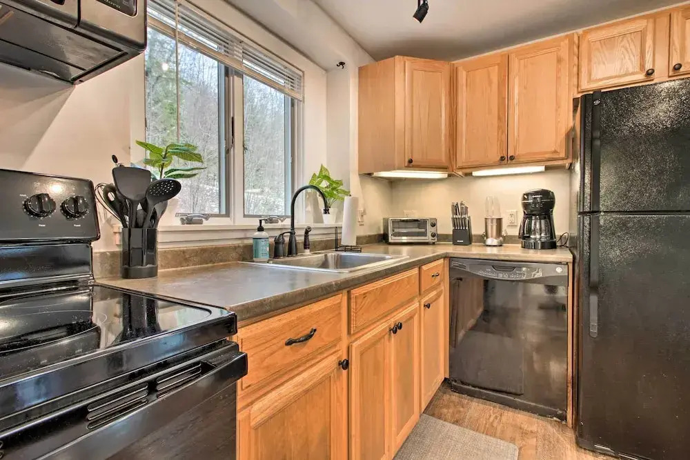 Cozy Killington Retreat ~ 5 Mi to Ski Resort