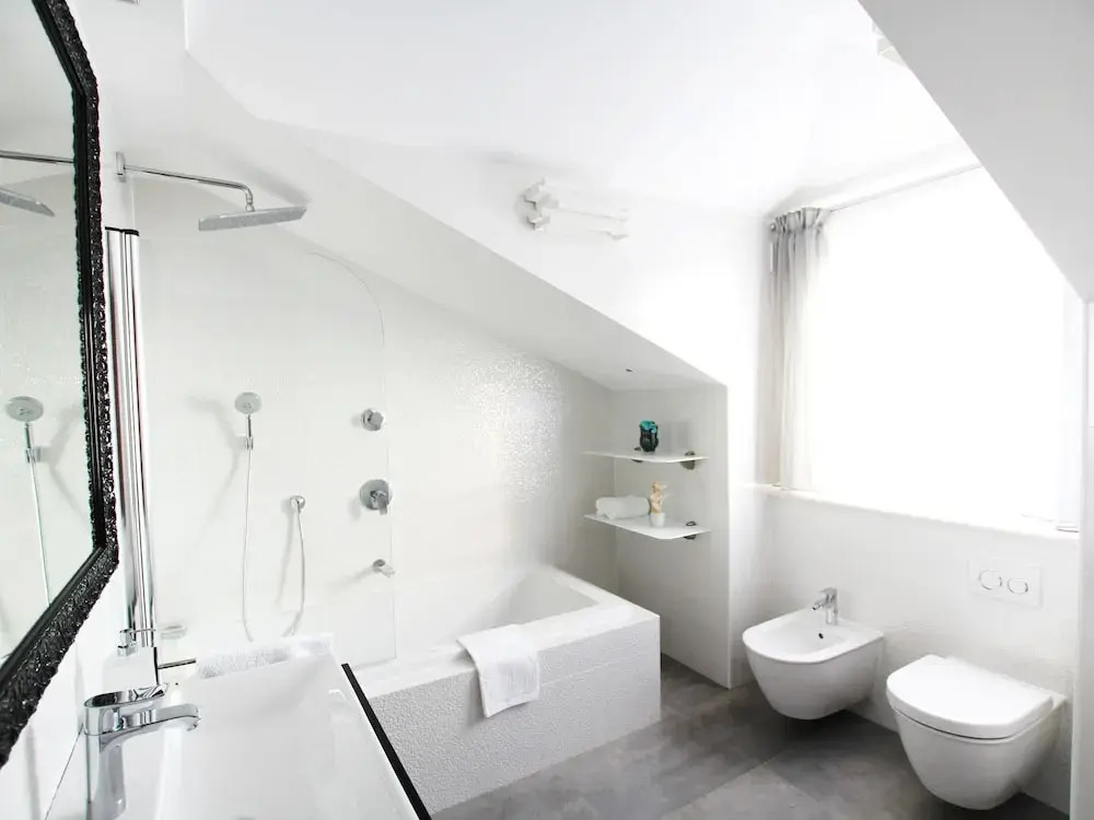 Majestic Villa in Okrug Donji With Swimming Pool