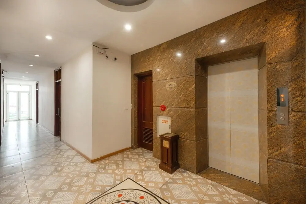 Lenka Hotel by OYO Rooms