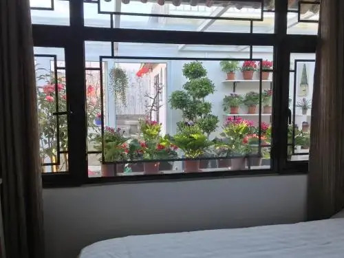 No. 27 Courtyard